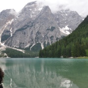 Lago di Braies e Croda del Becco